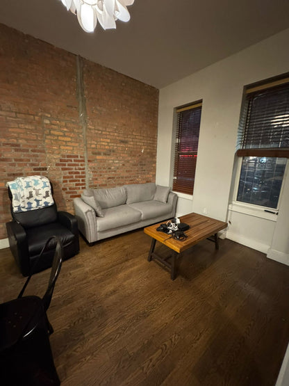 Habitación privada en Brooklyn para una mujer.